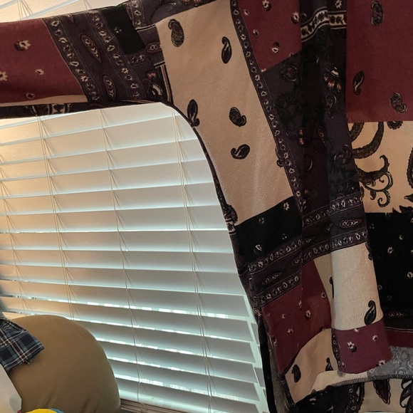 1 4 3 Story by lineup. Size small poncho style sweater. NWOT - Picture 2 of 4